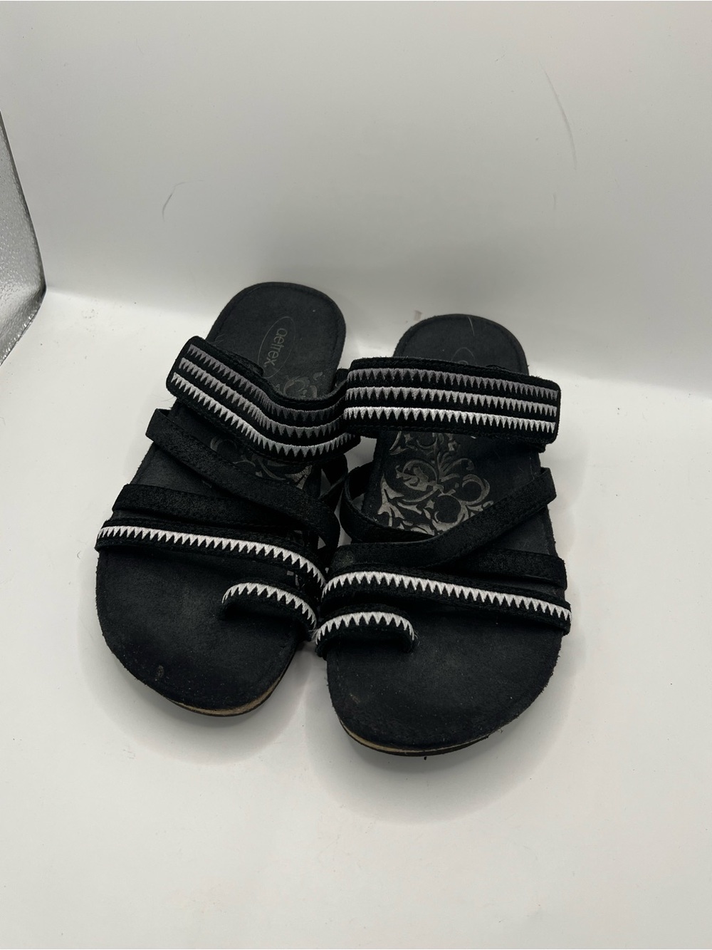 Aetrex Black Slip-On Sandals with White Zigzag Trim - Picture 2 of 10